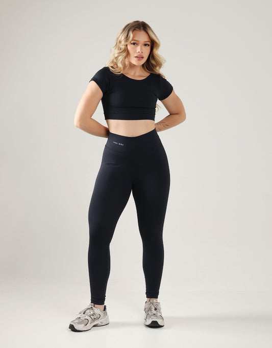 Top Essence + Legging Básica Preto